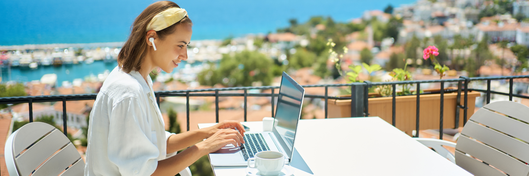 Forth Tech – Working Securely on Holiday – Full Res